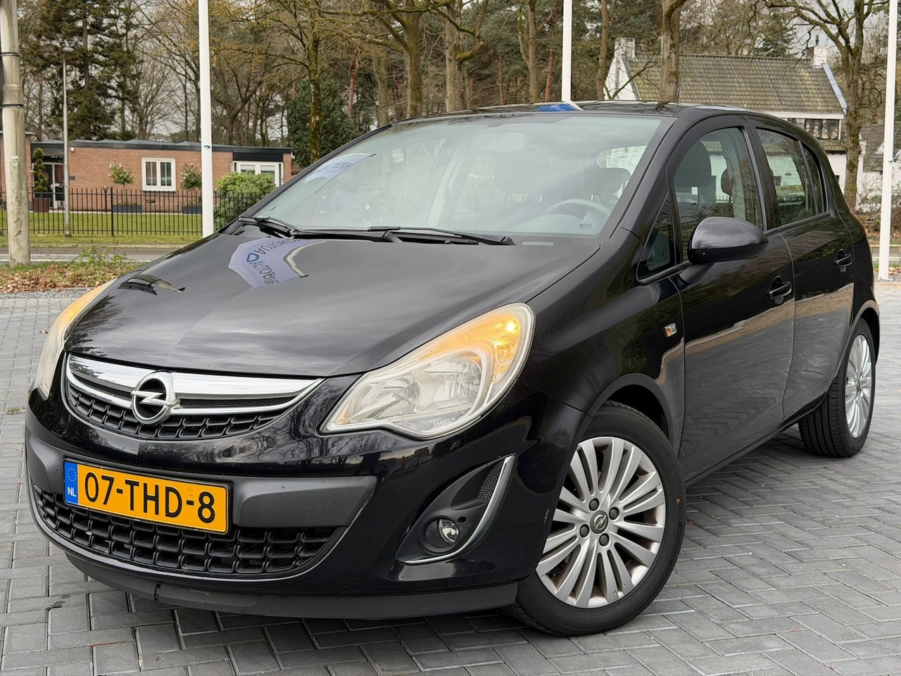 Opel Corsa - 1.4-16V Cosmo/Airco/Cruise/Navi/LMV/NAP/Trekhaak - AutoWereld.nl