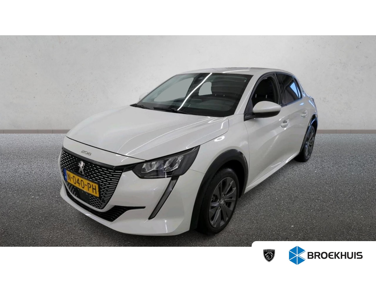 Peugeot e-208 - EV 136PK 50KWH 5-DRS ALLURE PACK / NAVI / LED / CLIMA / PDC / 16"LMV / CAMERA / STOELVERWA - AutoWereld.nl