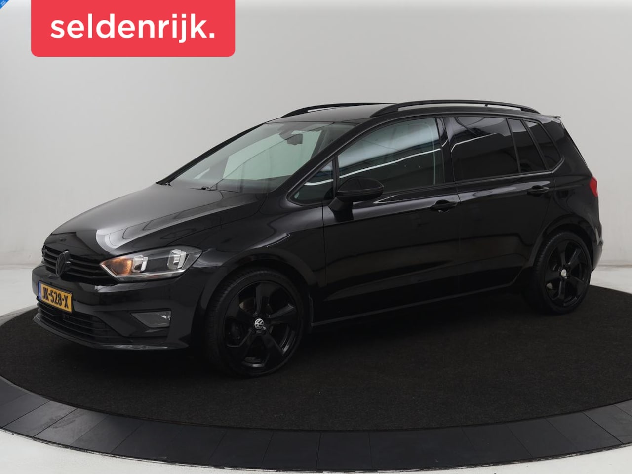 Volkswagen Golf Sportsvan - 1.2 TSI Highline | Automaat | Adaptive Cruise | Stoelverwarming | Trekhaak | Navigatie | 1 - AutoWereld.nl