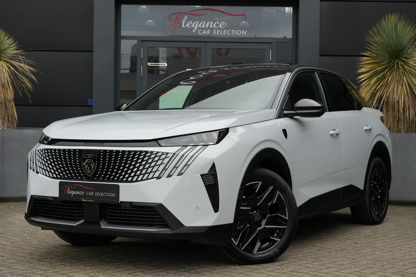 Peugeot 3008 - 1.2 Hybrid 145 GT e-DSC6 136pk Stoelverwarming/Navigatie/Camera - AutoWereld.nl