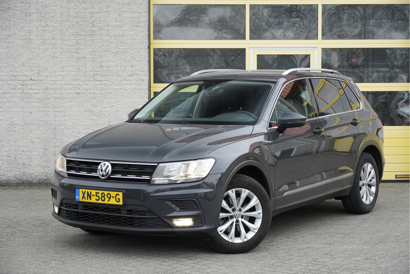 Volkswagen Tiguan - 1.5 TSI ACT 150PK! Automaat Comfortline BJ2019 Lmv 17" | Led | Pdc | Navi | Elek. achterkl - AutoWereld.nl