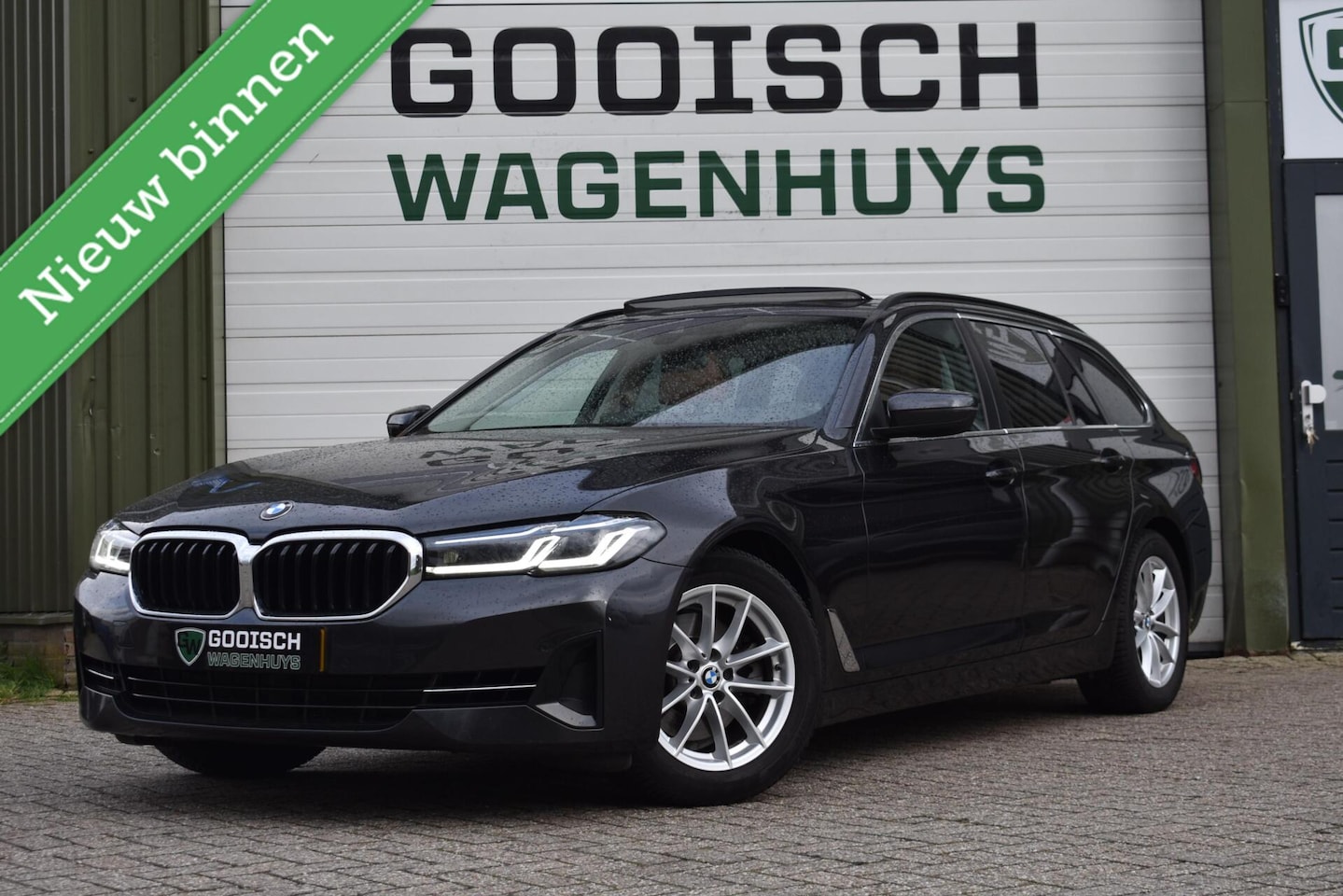 BMW 5-serie Touring - 520i Business Edition Plus | Pano | Leder | Harman & Kardon | - AutoWereld.nl
