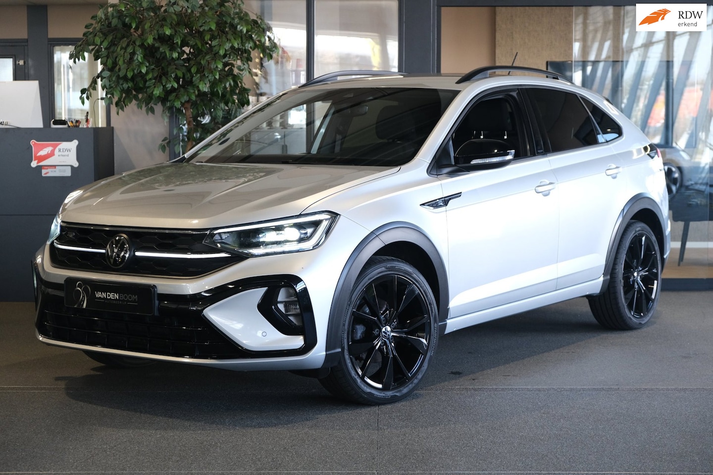 Volkswagen Taigo - 1.0 TSI 2x R-Line DSG Black Style IQ Led Cam Virtual Navi - AutoWereld.nl