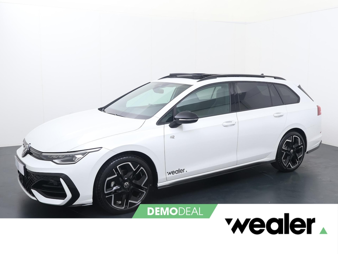 Volkswagen Golf Variant - R-Line-Edition 1.5 eTSI 85 kW / 116 pk Variant 7 v ersn. DSG | Panoramadak | Black Style | - AutoWereld.nl