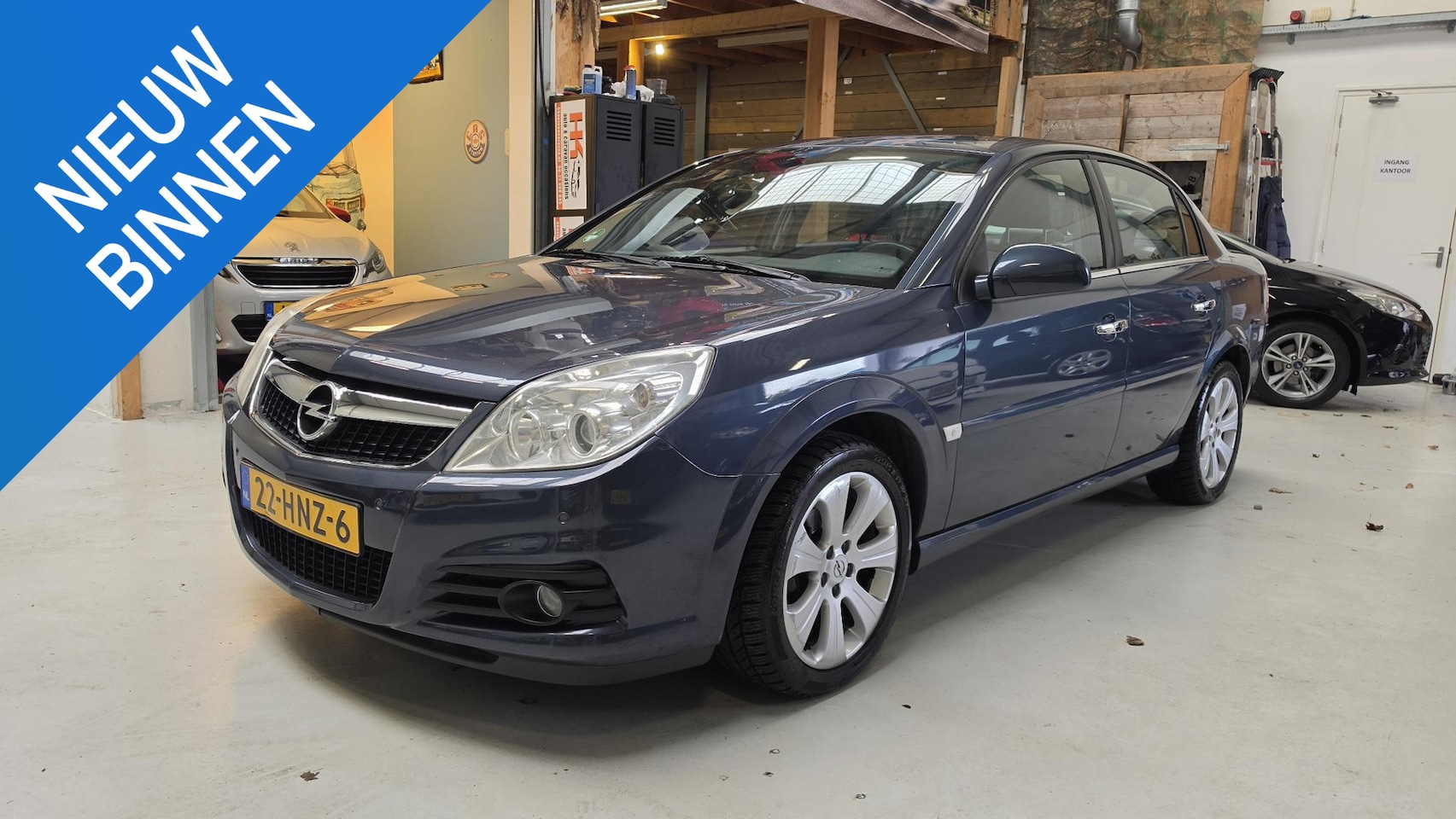 Opel Vectra - 1.8-16V Executive Navi, Leer, Clima, Trekhaak, NAP, LMV,..... - AutoWereld.nl
