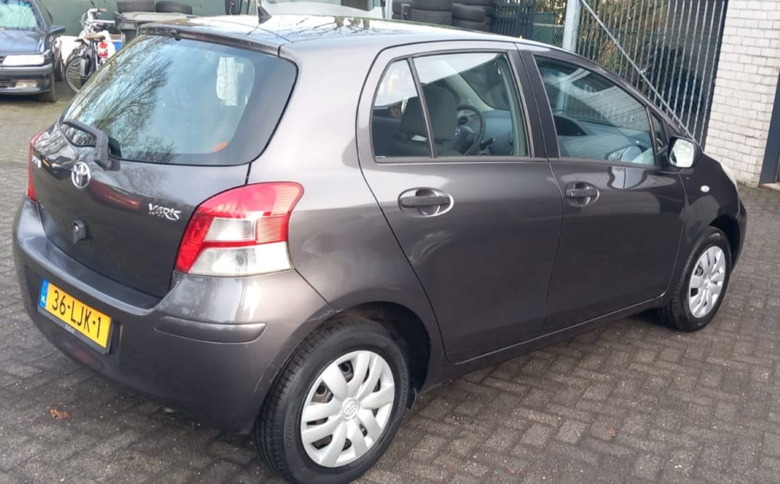 Toyota Yaris - 1.0 VVTi Acces