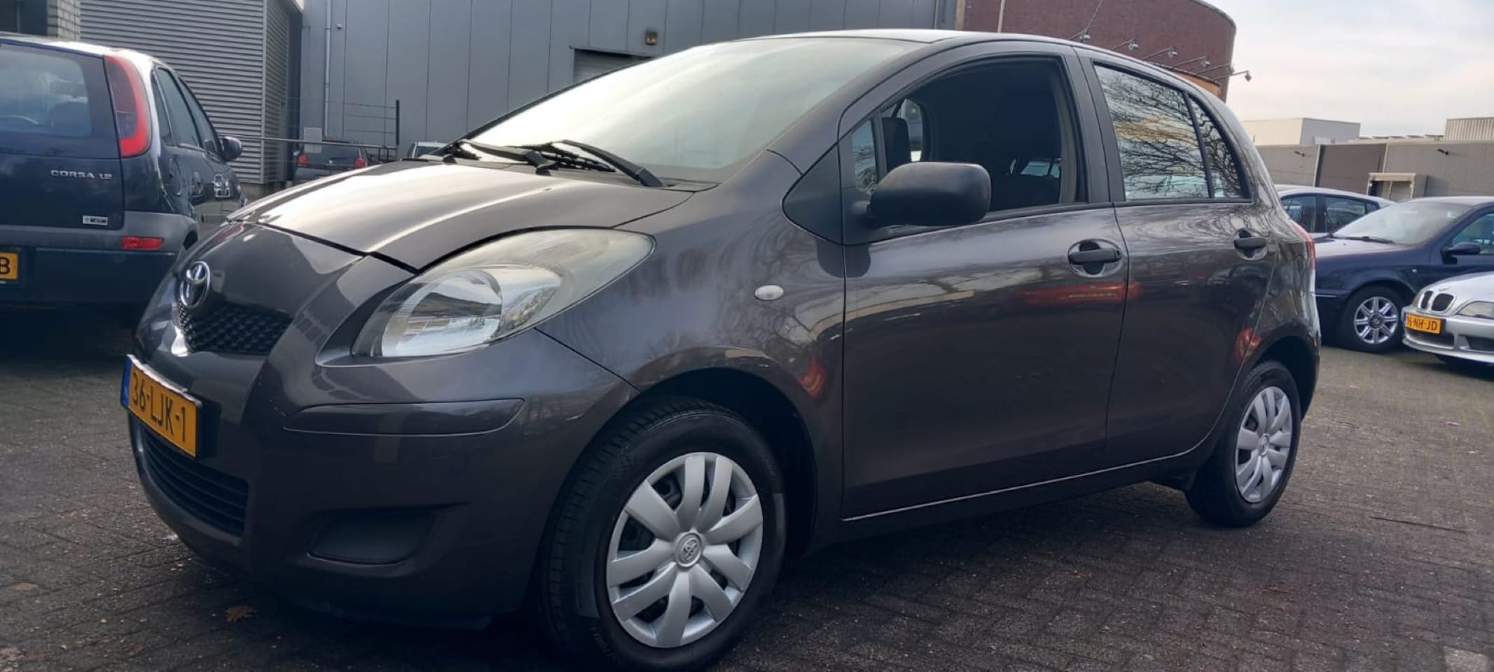 Toyota Yaris - 1.0 VVTi Acces