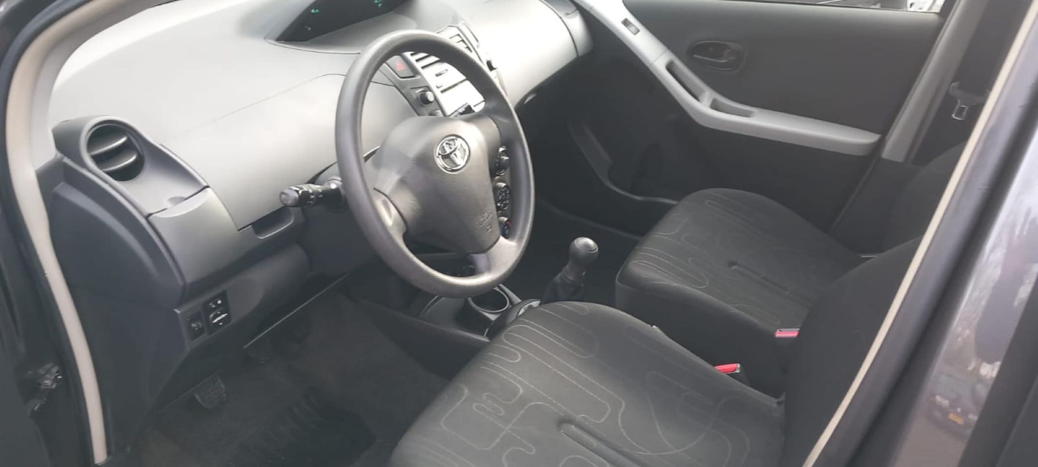 Toyota Yaris - 1.0 VVTi Acces