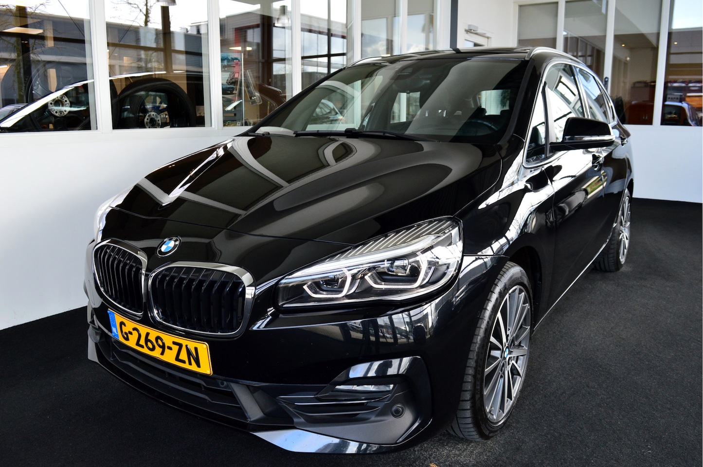 BMW 2-serie Active Tourer - 220i Sport Line | Facelift - AutoWereld.nl