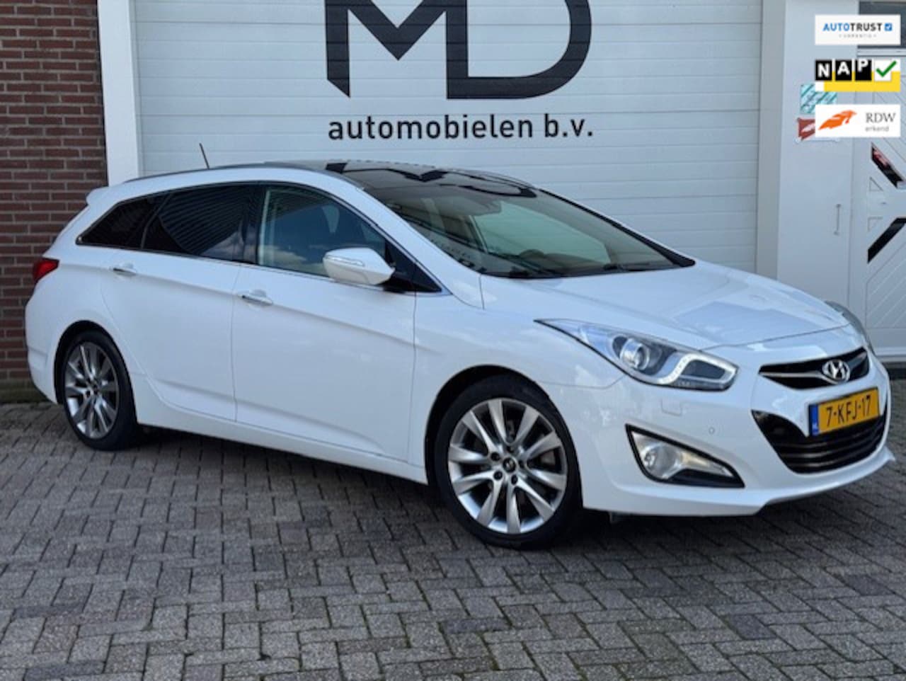 Hyundai i40 Wagon - 2.0 GDI i-Catcher - LED -Panorama dak -NAP - AutoWereld.nl