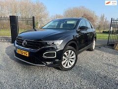 Volkswagen T-Roc - 1.5 TSI Sport / Carplay / Stoelverwarming / onderhouden /