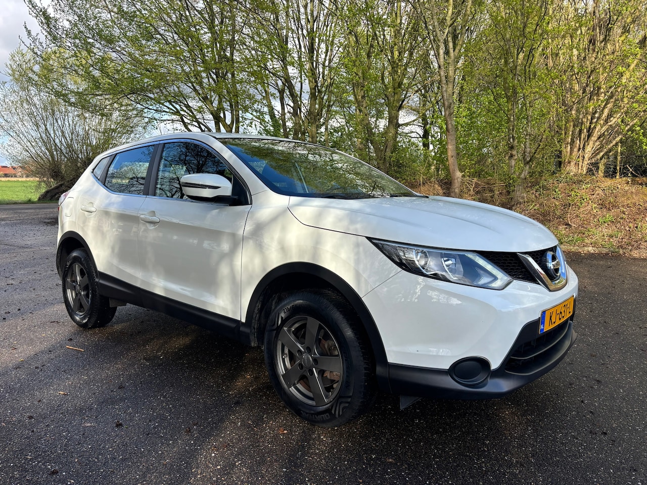 Nissan Qashqai - 1.2 Acenta | APK 09-2026 Ond. | historie Ketting vv. - AutoWereld.nl
