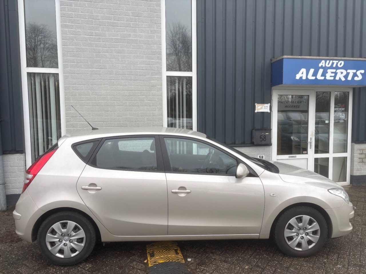 Hyundai i30 - 1.6I DYNAMIC 143.360km nap pas. - AutoWereld.nl