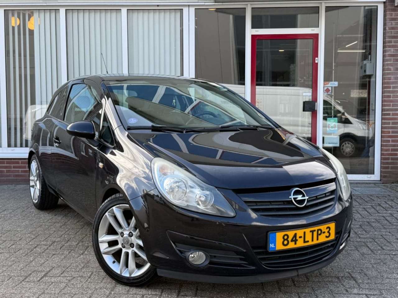 Opel Corsa - 1.4-16V Cosmo I Trekhaak I Airco I Leer - AutoWereld.nl