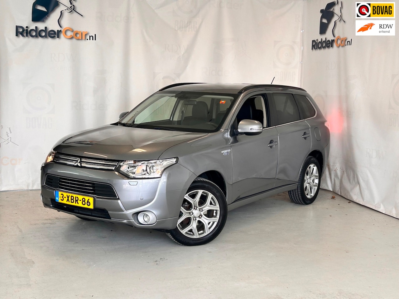 Mitsubishi Outlander - 2.0 PHEV Executive Edition|AUTOMAAT|NAP|PARK SENS|NAVI|AIRCO| - AutoWereld.nl