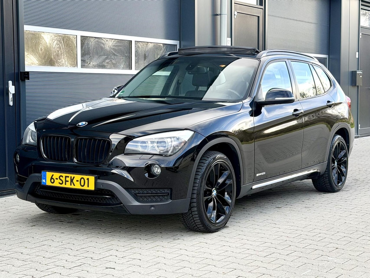 BMW X1 - sDrive28i AUT | Pano | Xenon | Leer | Facelift | Sport - AutoWereld.nl