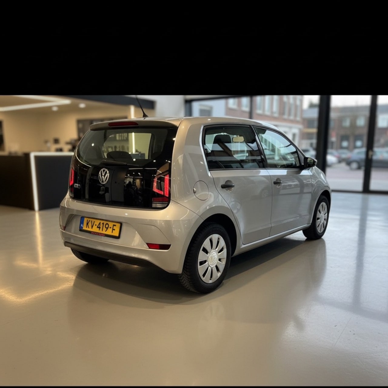 Volkswagen Up! - 1.0 BMT take up!-airco-elek ramen - AutoWereld.nl