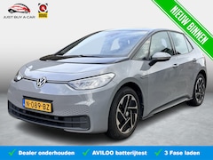 Volkswagen ID.3 - Life 58 kWh Black Package / Apple & Android / 3 Fase Stoel en Stuurverwarming / Adaptive C