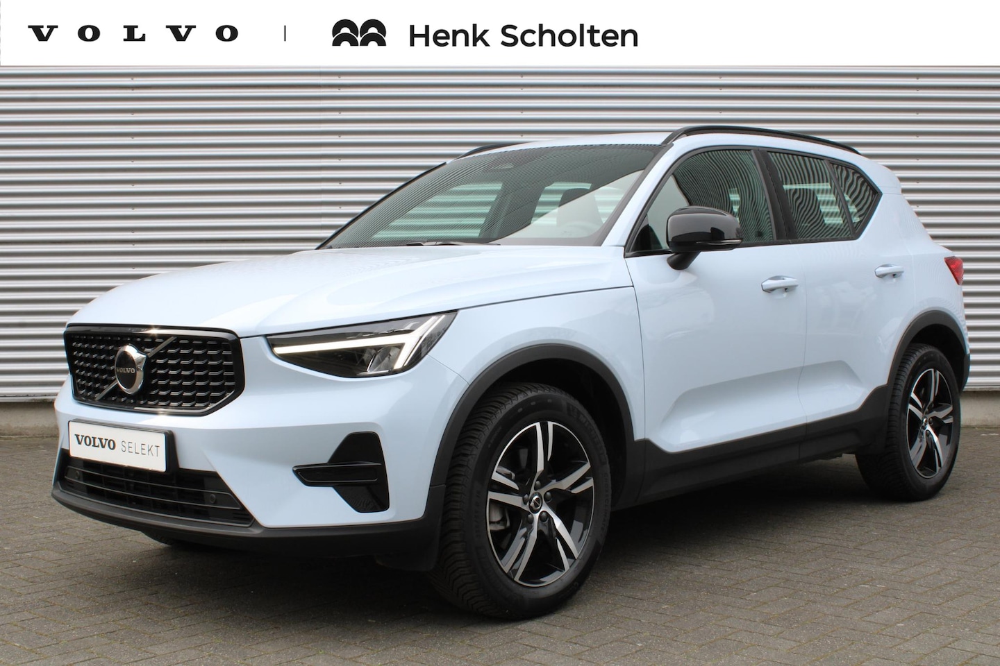 Volvo XC40 - B4 Automaat Plus Dark | Trekhaak | Stoel- en Stuurverwarming | Adaptieve Cruise Control | - AutoWereld.nl