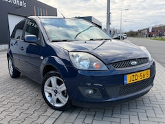 Ford Fiesta - 1.25 TITANIUM 5-DEURS/ SPORTVELGEN nieuwe apk