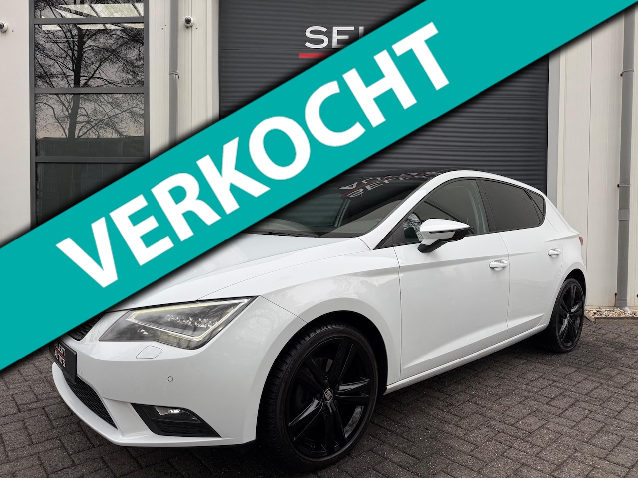 SEAT Leon - 1.2 TSI Style DSG Pano/Xenon/LED/18 Inch/Cruise/Climate/Stoelverwarming/Navigatie/Bluetoot - AutoWereld.nl