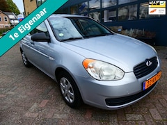 Hyundai Accent - 1.4i Dynamic 97pk Sedan Airco Trekhaak 1100kg. 1e eigenaar