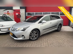 Toyota Avensis Wagon - 2.0 D-4D Dynamic Business 1STE EIG / TREKHAAK / CAMERA / LEDER-ALCANTARA / STOELVERW / KEY