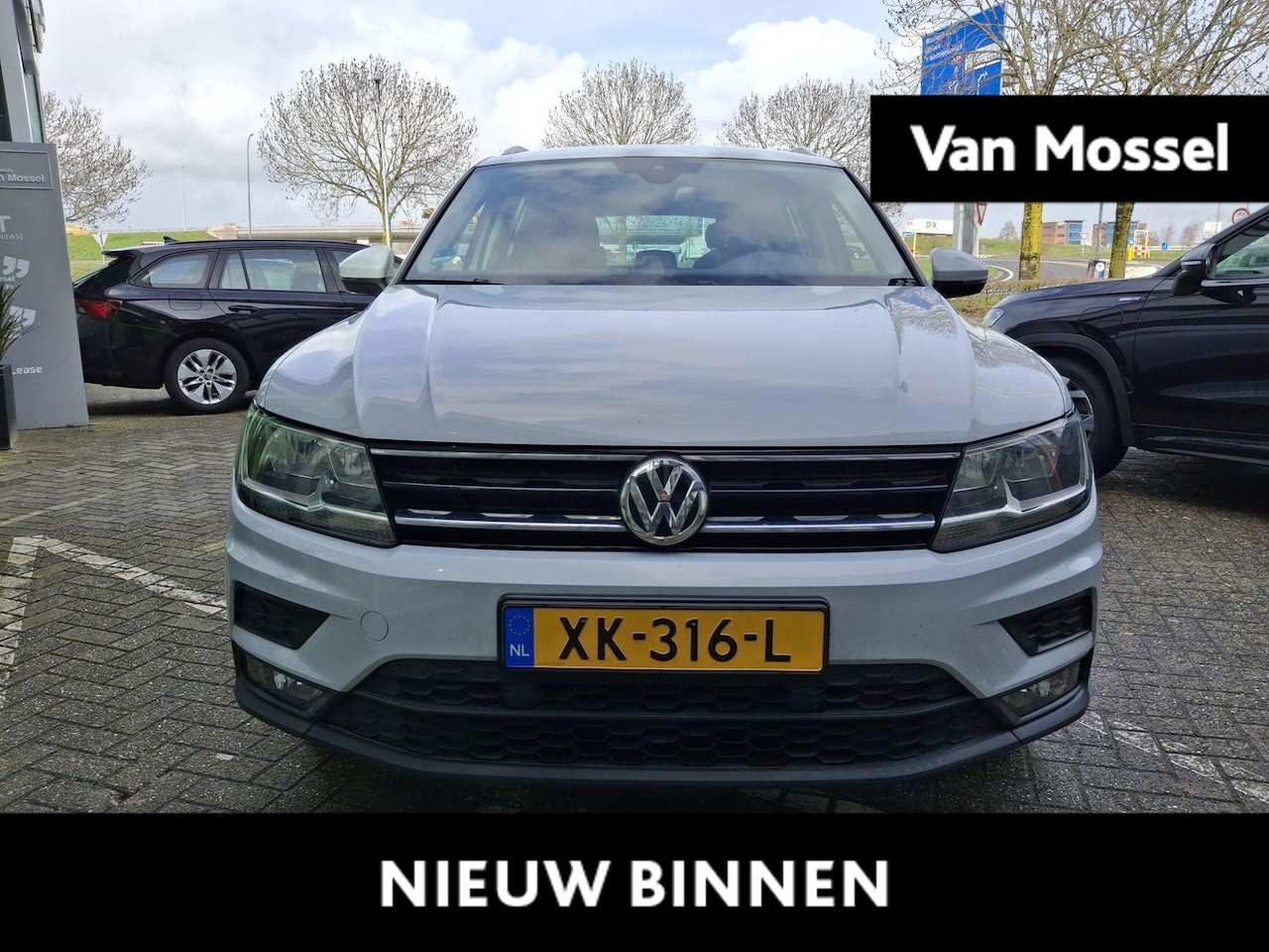 Volkswagen Tiguan - 1.5 TSI ACT Comfortline Business 150 PK| Origineel Nederlands | Trekhaak | Navigatie | Par - AutoWereld.nl