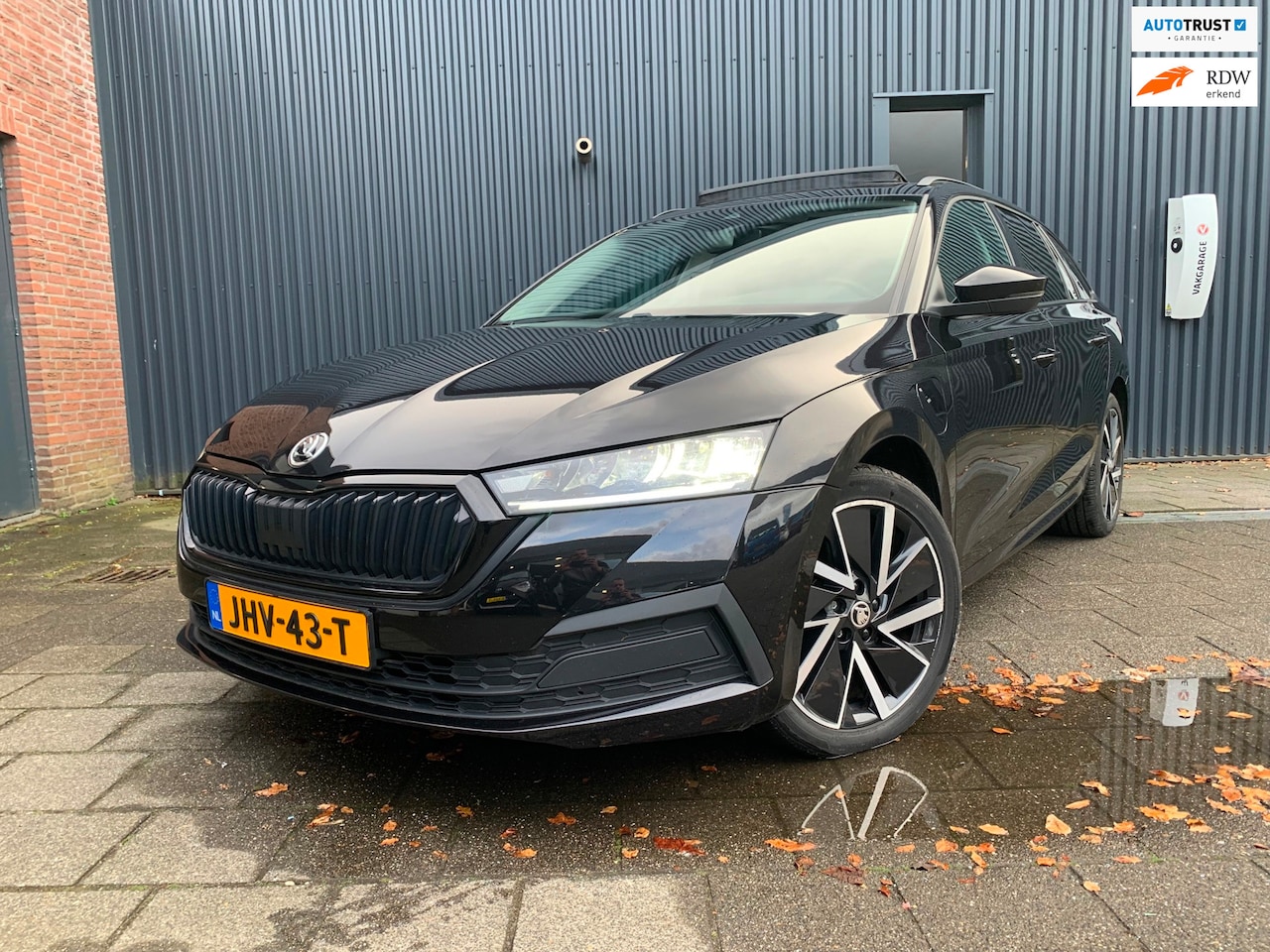 Skoda Octavia Combi - 1.4 TSI iV PHEV Business Edition Plus 1.4 TSI iV PHEV Business Edition Plus, PANO, BTW! - AutoWereld.nl