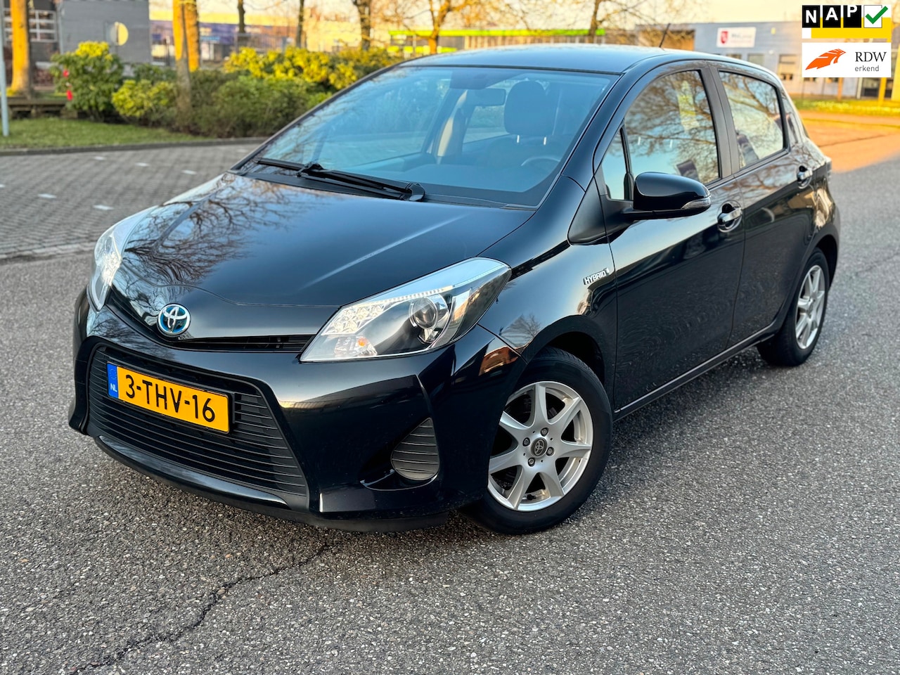 Toyota Yaris - 1.5 Full Hybrid Aspiration 1e/Dealer Ondehouden/APK - AutoWereld.nl