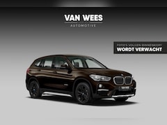 BMW X1 - sDrive18i Centennial High Executive X-line | 2e eigenaar | Stuurverwarming | LED | Stoelve