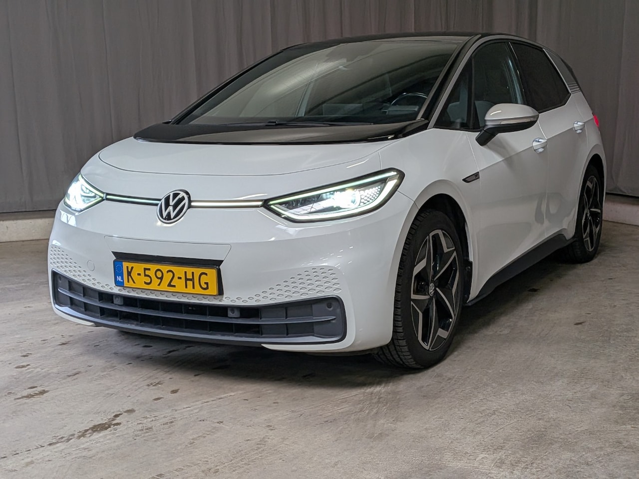 Volkswagen ID.3 - First Plus 58 kWh | Stoel en Stuur verwarming | Led verlichting | Cruise controle adaptief - AutoWereld.nl