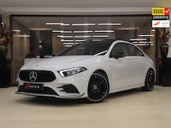 Mercedes-Benz A-klasse - 200 AMG NAP /Pano/Carplay/Sfeerver/Blindspot/VOL