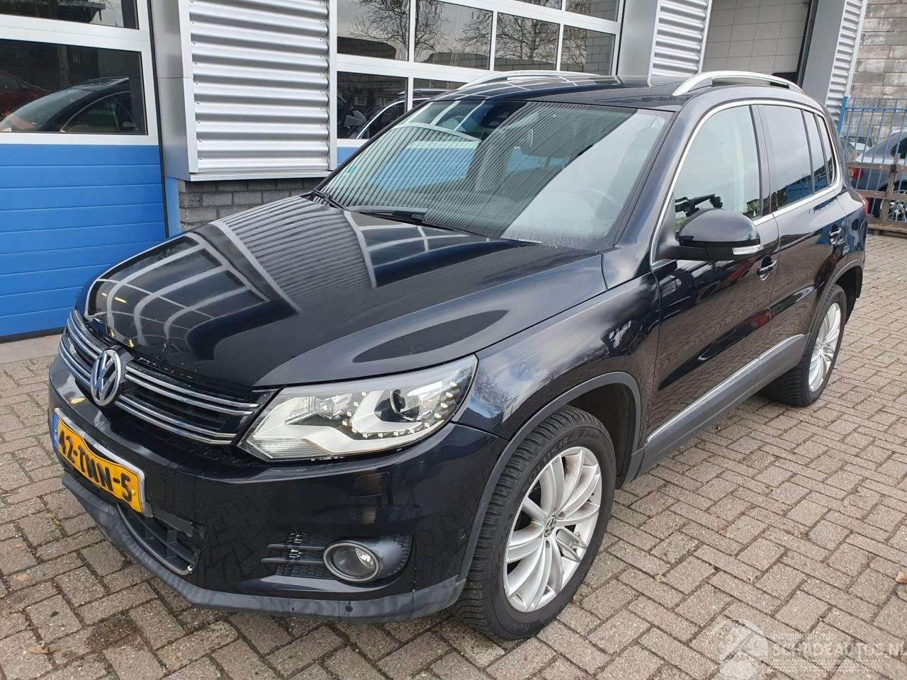 Volkswagen Tiguan - automaat 2.0 TSI Sport&Style 4Motion - AutoWereld.nl