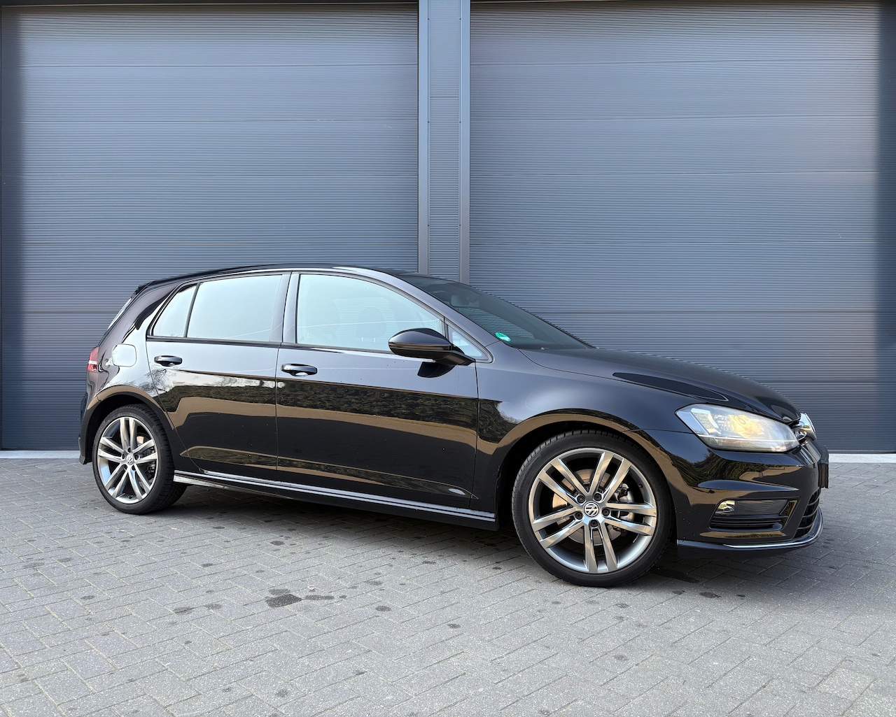 Volkswagen Golf - 1.4 TSI ACT Highline R-line - AutoWereld.nl