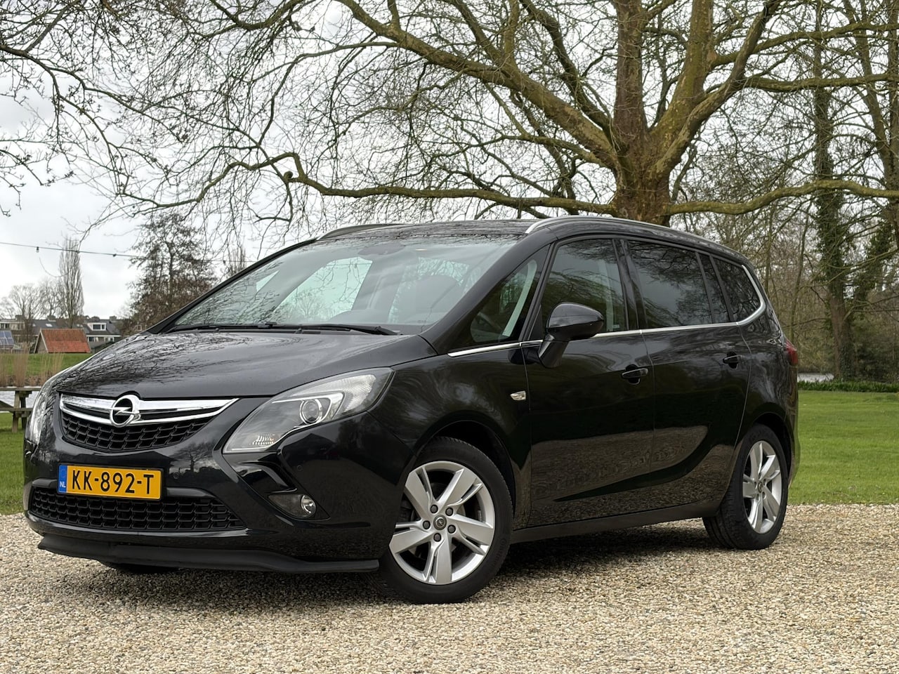 Opel Zafira Tourer - 1.4 BlitZ 7p. 1e Eig,Camera,Leer,Navi,Trekhaak - AutoWereld.nl