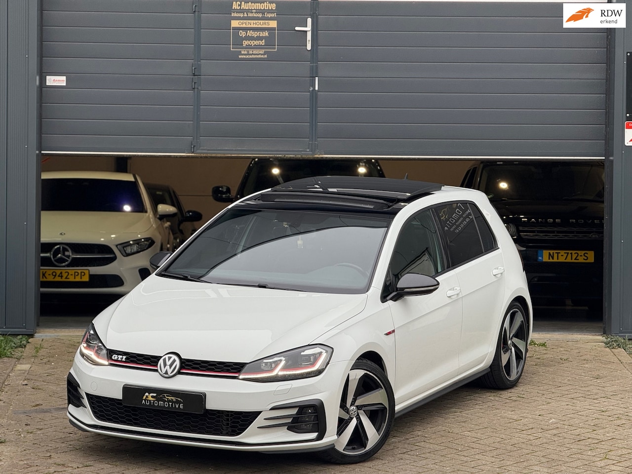 Volkswagen Golf - 2.0 TSI GTI Performance Pano|Leder|Virtual|ACC - AutoWereld.nl