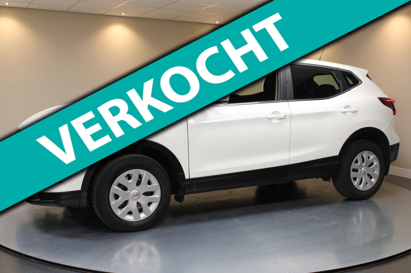 Nissan Qashqai - 1.3 DIG-T *Carplay* Stoelverw.|Trekhaak|Camera|PDC - AutoWereld.nl