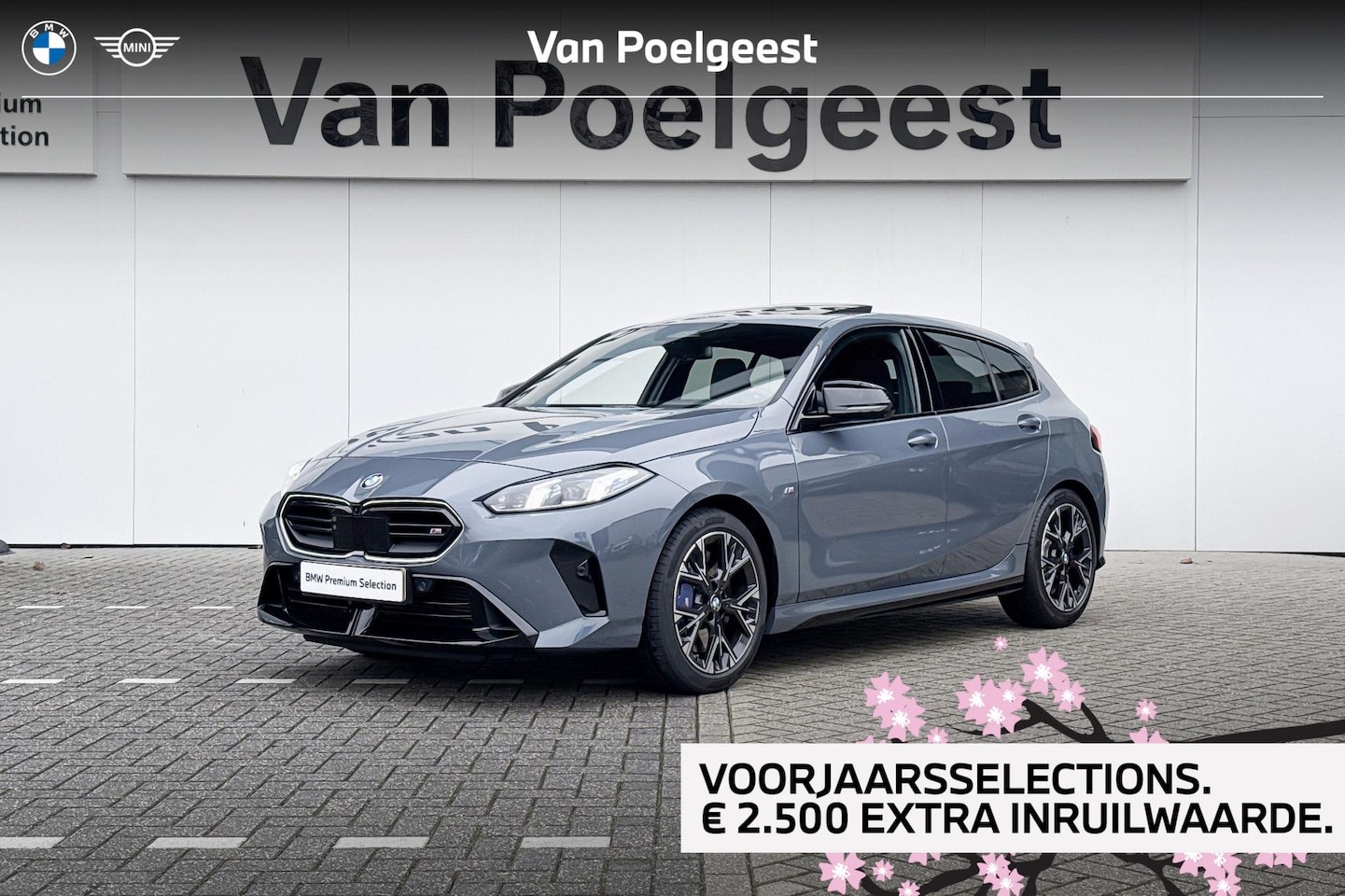 BMW 1-serie - M135 xDrive | Harman-Kardon | Innovation Pack | Panoramadak | Selections 2500 - AutoWereld.nl