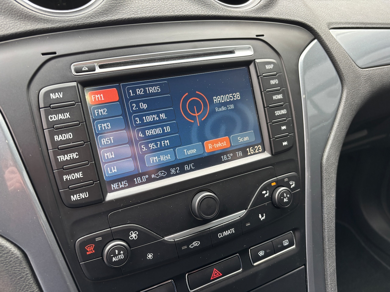 Ford Mondeo - 1.6 EcoBoost Titanium | Org-NL auto. Trekhaak. 160pk. Navi.