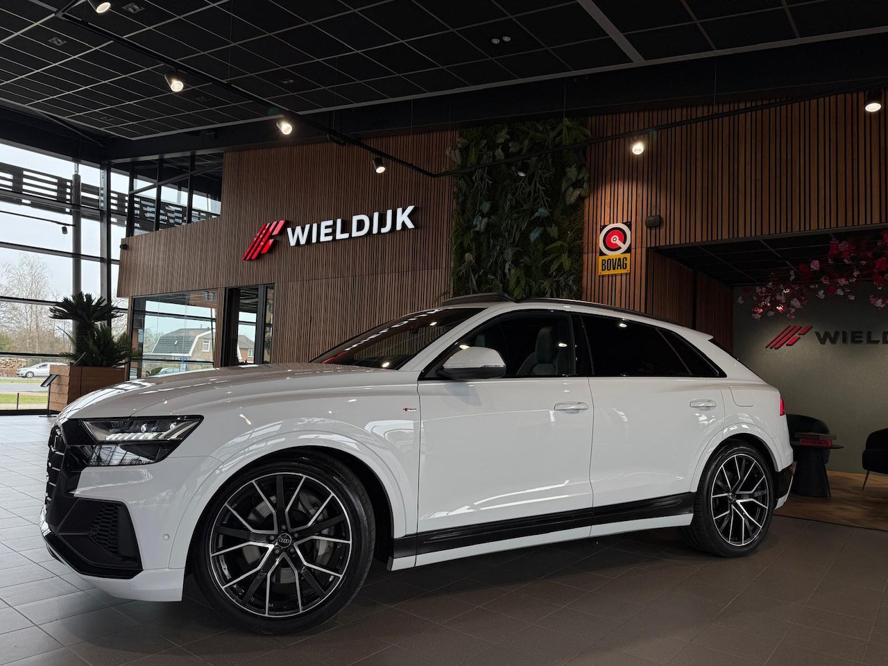 Audi Q8 - 55 TFSI e quattro Pro Line S Pannorama head up soft close Luchtvering hydr - AutoWereld.nl