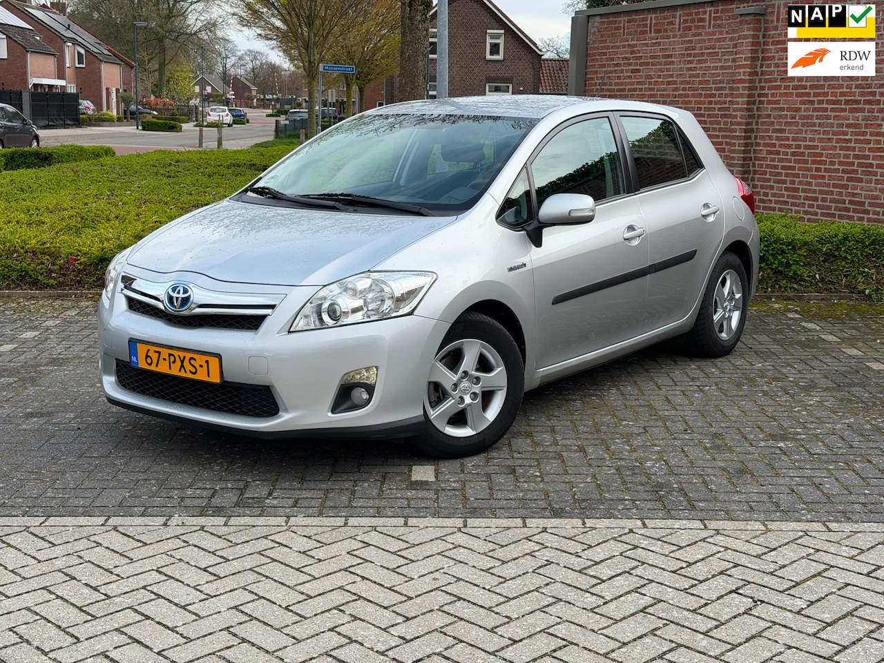 Toyota Auris - 1.8 Full Hybrid Aspiration NAP APK NAVI AUTOMAAT AIRCO - AutoWereld.nl
