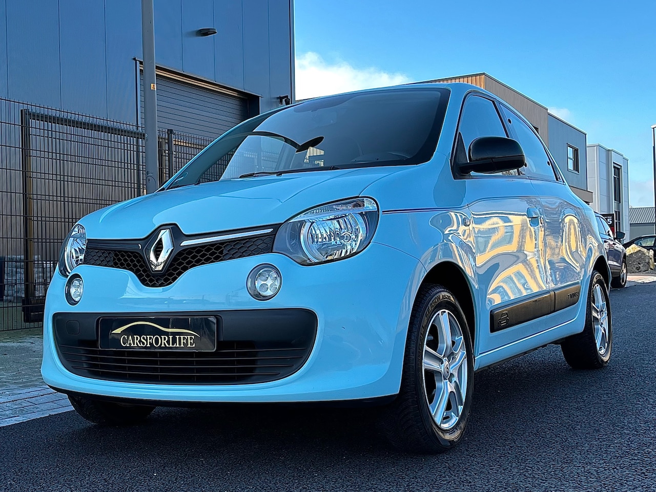 Renault Twingo - 1.0 SCe ( Limited ) - AutoWereld.nl