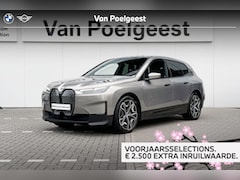 BMW iX - xDrive50 Trekhaak | Panoramadak | Integral Active Steering | Selections 3500