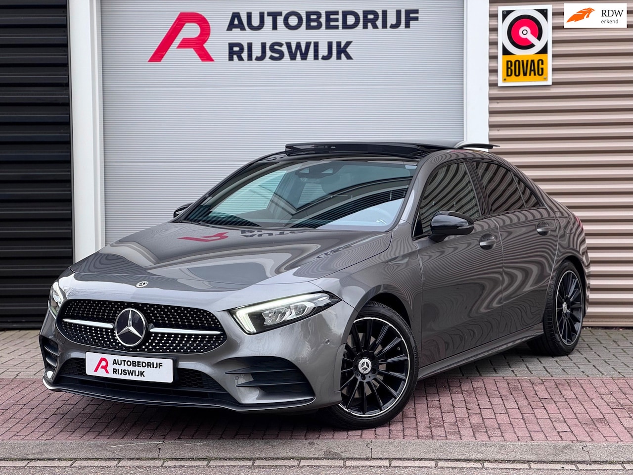 Mercedes-Benz A-klasse - 250 AMG Line Pano/Sfeer/Camera - AutoWereld.nl