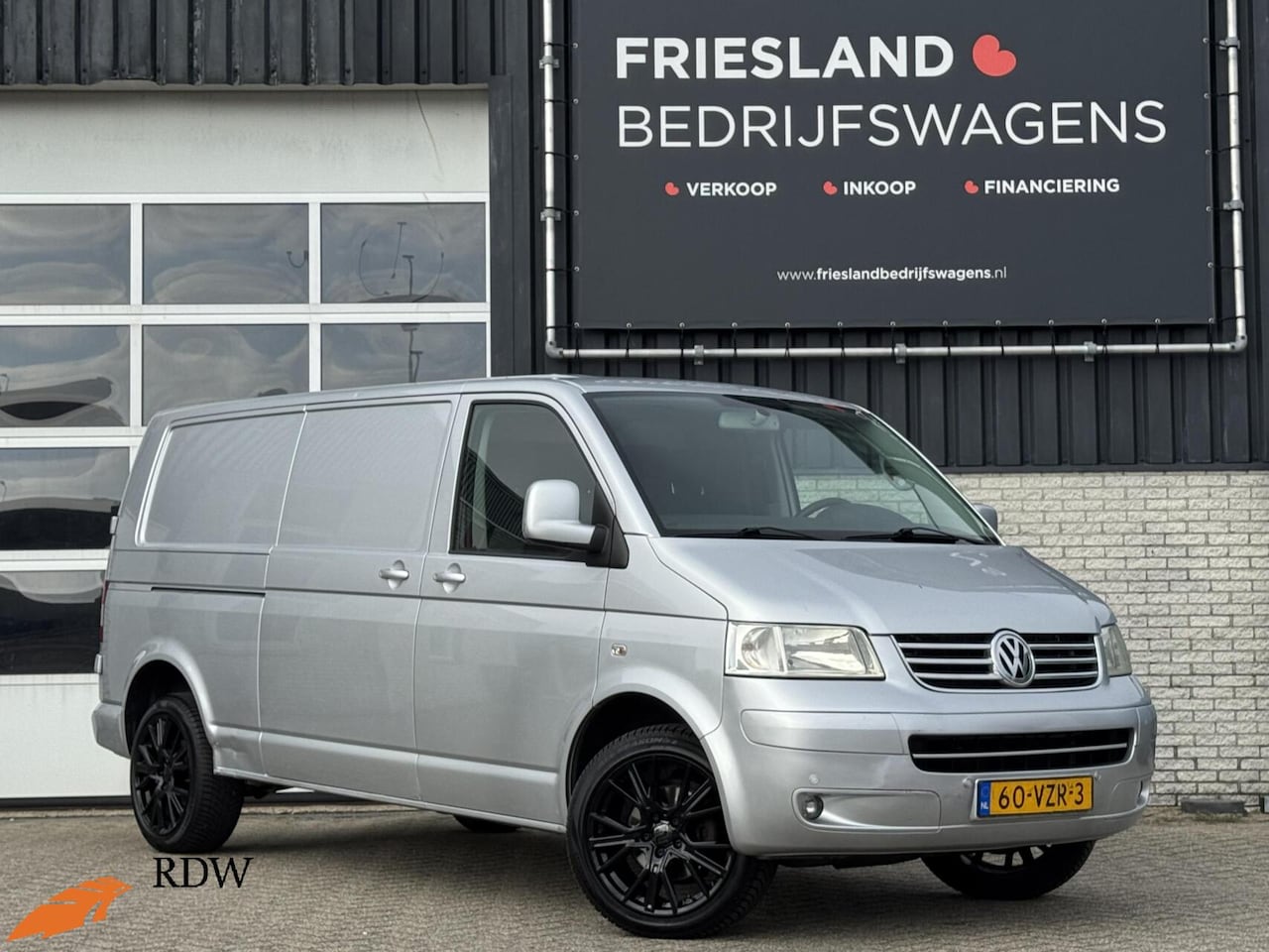Volkswagen Transporter - 2.5 TDI 340 130pk 3-Pers Trekhaak/Airco/Cruise/19" - AutoWereld.nl