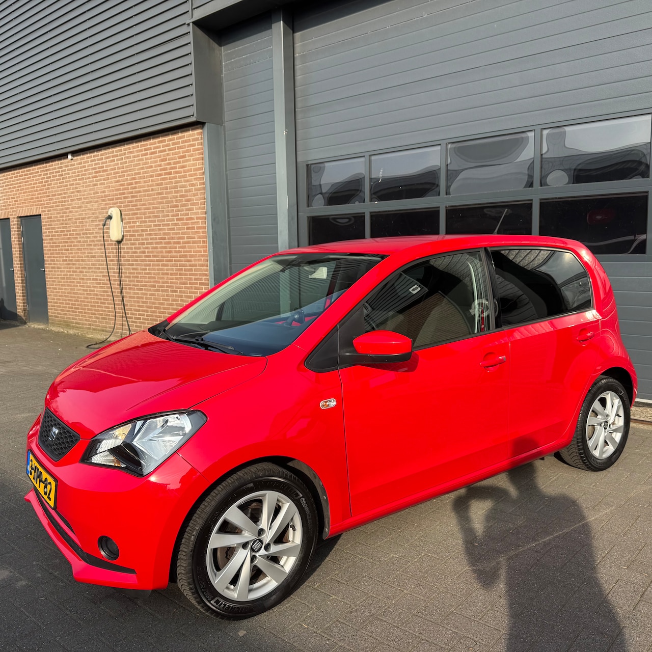 SEAT Mii - 1.0 Sport Dynamic AIRCO/NAV/BLUETOOTH/STOELVERWARMING/LM VELGEN/ALL SEASON - AutoWereld.nl