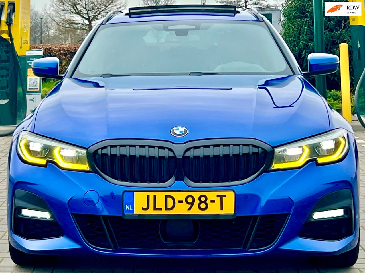 BMW 3-serie Touring - 330e xDrive M PAKKET/HUD/LASER/PANO 2021 RIJK UITGERUST - AutoWereld.nl