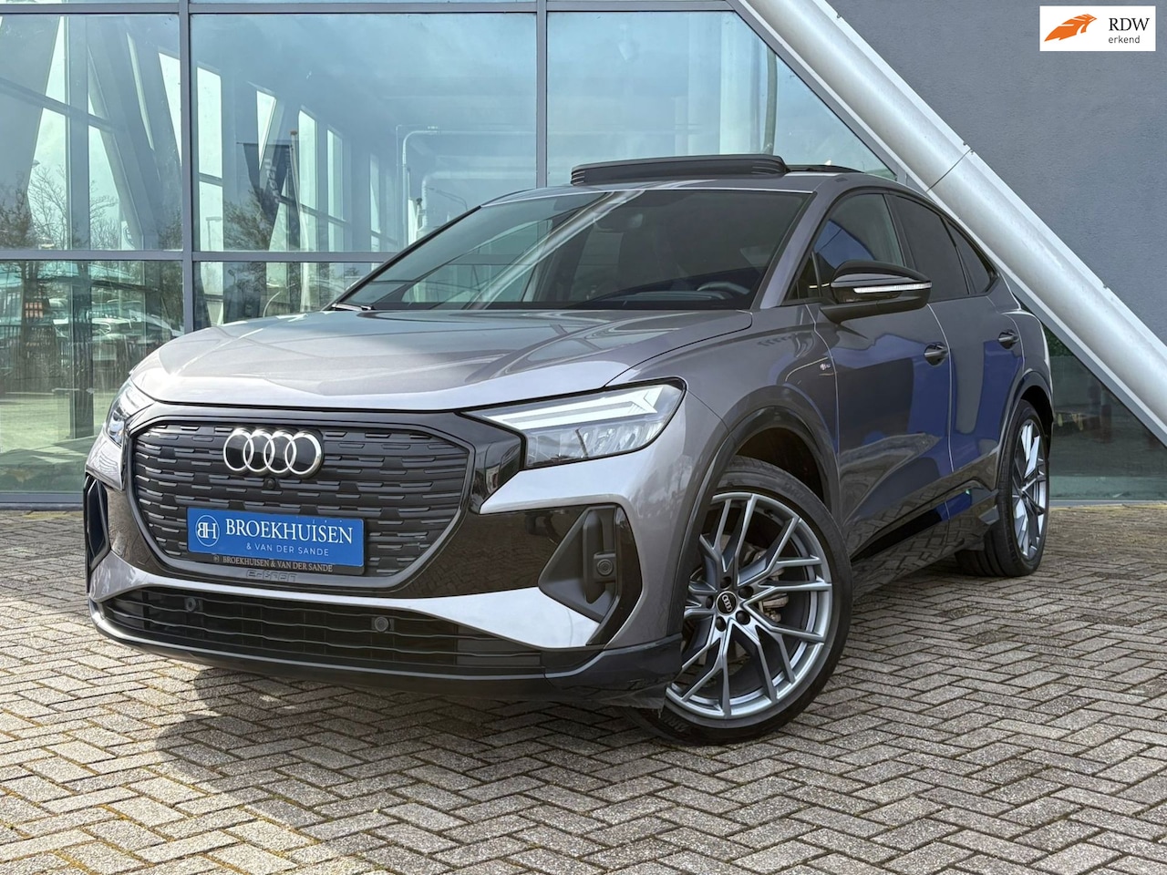 Audi Q4 Sportback e-tron - 35 S-Line 55 kWh SOH 98% Panoramadak / Camera / 21inc / Leder - AutoWereld.nl