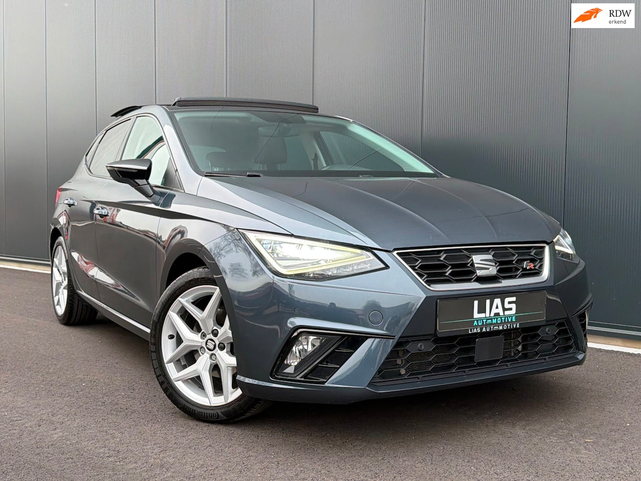 SEAT Ibiza - 1.0 TSI FR 2019 | PANO | Keyless | Digitale dash | Sfeerverlichting | LED lights | Sportst - AutoWereld.nl